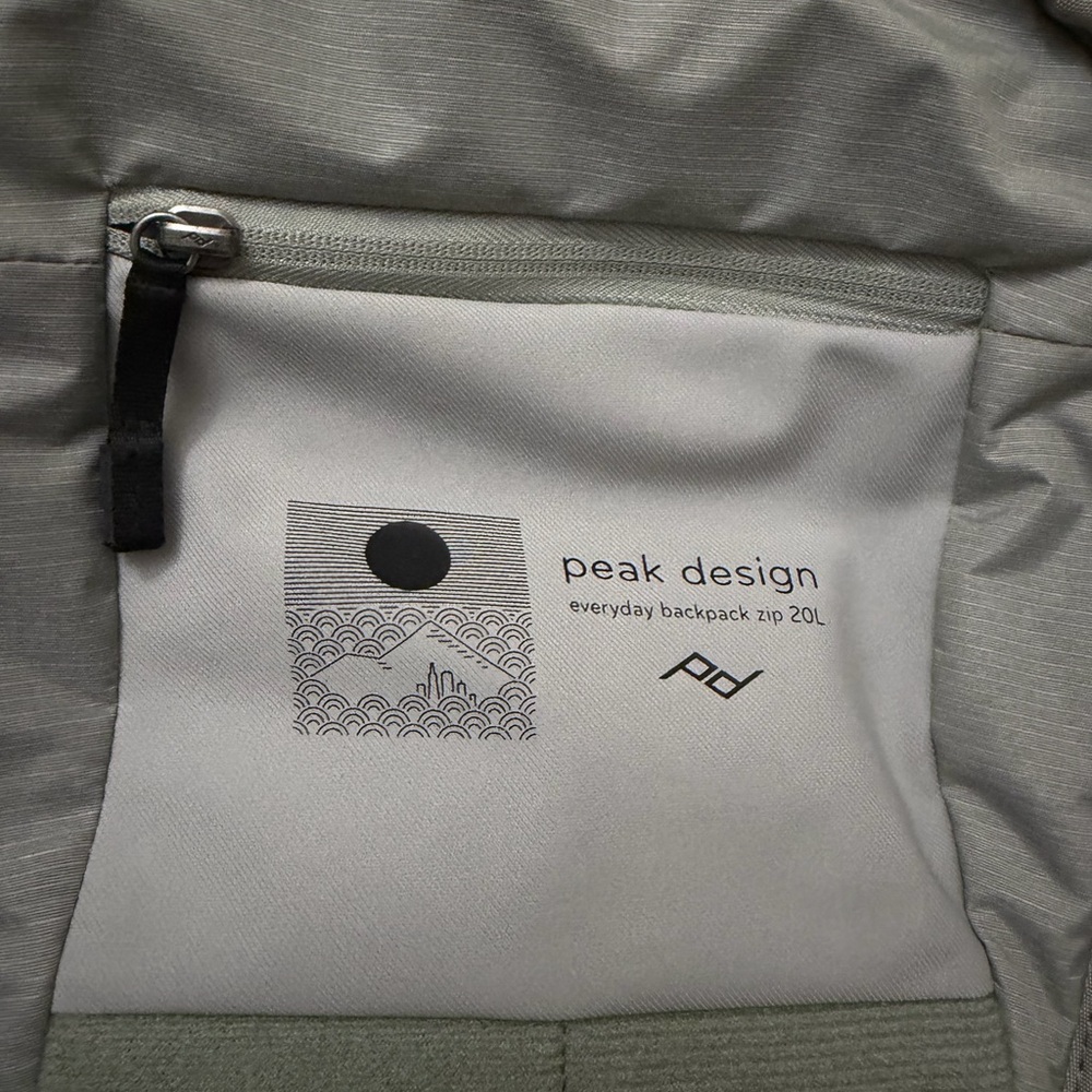 Peak Design Everyday Backpack Zip 20L Black - Picture 4 of 5